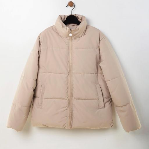 Abrigo acolchado beige claro cuello alto [2]