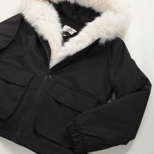 Abrigo acolchado negro con capucha [3]