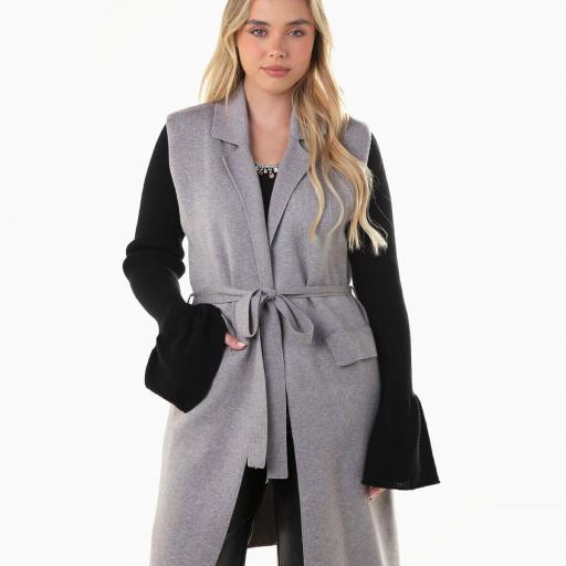 Chaleco largo con cinturón