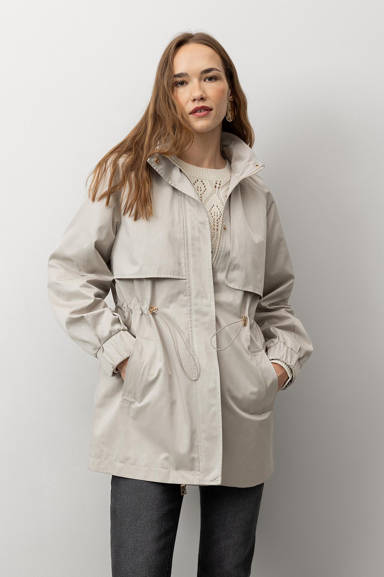 Chaqueta Relaxed con Capucha Removible