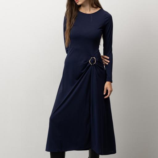 Vestido azul con fenda [1]