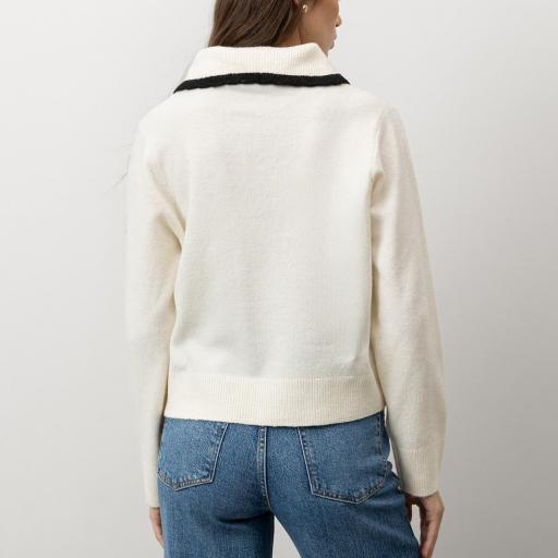 Camisola crema con contraste [2]