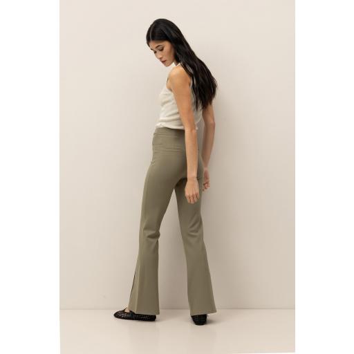 Pantalones de Punto Acampanados [1]