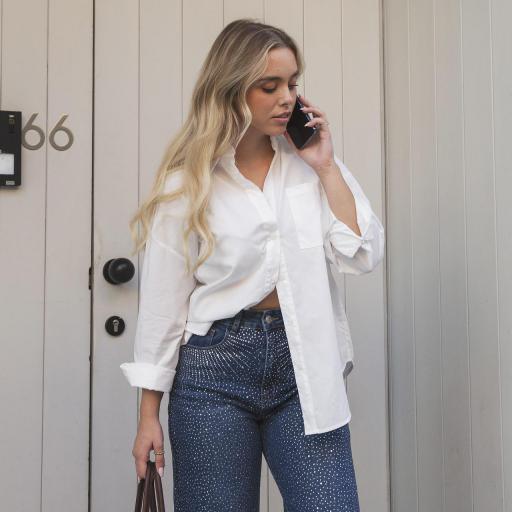 Camisa oversize con bolsillo en el pecho