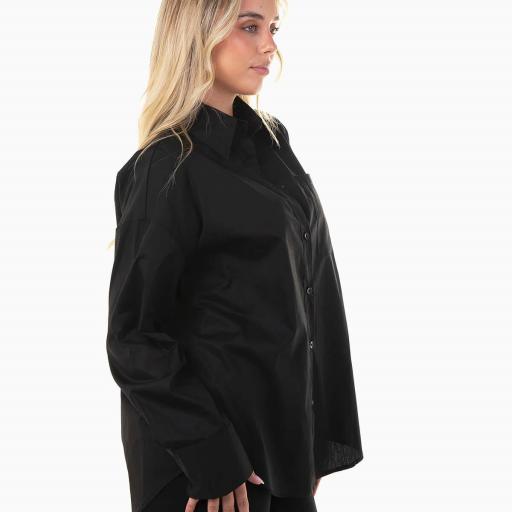 Camisa oversize con bolsillo en el pecho [1]