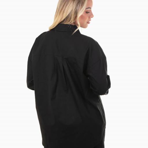 Camisa oversize con bolsillo en el pecho [2]