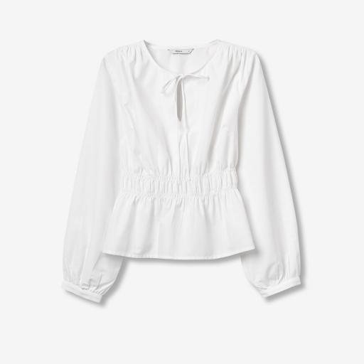 Blusa blanca con fruncido [2]