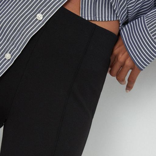 Leggings de Costura Negros [2]