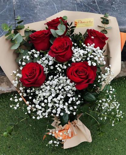 Ramo de 6 rosas rojas desde