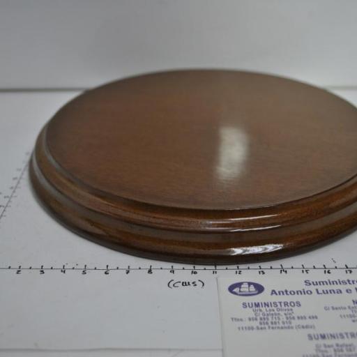 Peana redonda de madera barnizada de 22 cm de diámetro [3]