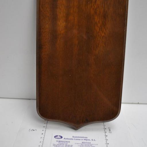Metopa de madera barnizada (tipo escudo) de 26,5 x 16 x 2 cm [2]