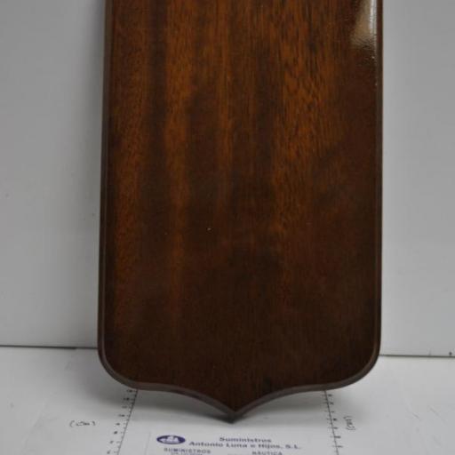Metopa de madera barnizada (tipo escudo) de 26,5 x 16 x 2 cm [3]