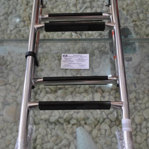 Escalera para plataforma de 2+2 peldaños de acero inoxidable 316 [1]