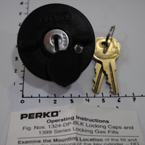 Tapón de plástico negro con llave para toma de cubierta Perko