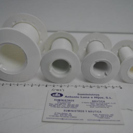 Pasacascos roscado blanco de poliamida con brida estándar Nuova Rade [4]