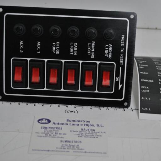Panel eléctrico de 12V de 6 interruptores con luz y magnetotérmicos AAA [6]