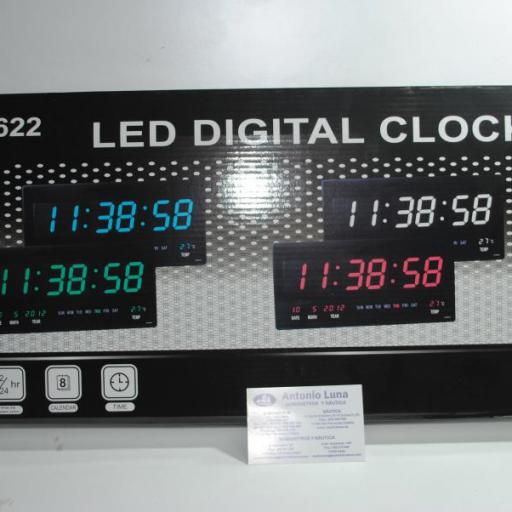 Reloj pared digital led.   [3]