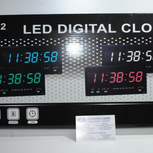 Reloj pared digital led.  