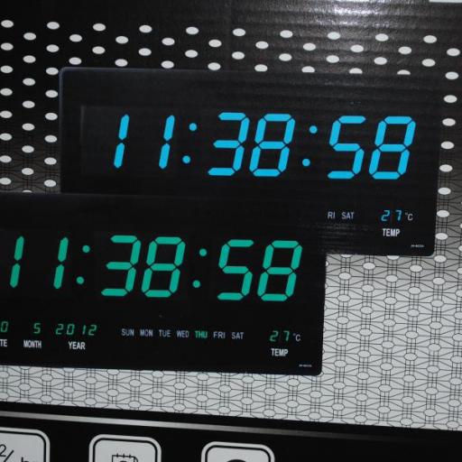 Reloj pared digital led.   [2]