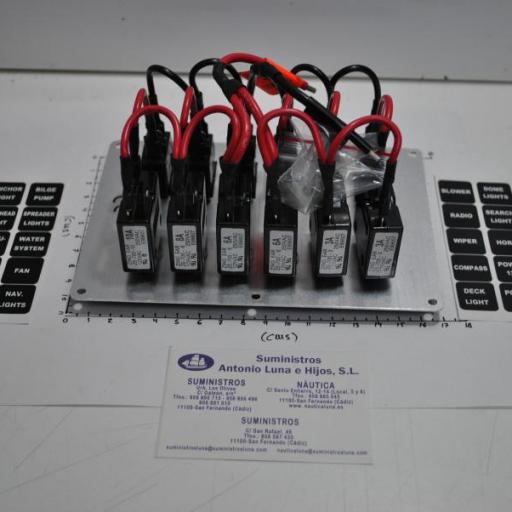Panel eléctrico de 12V de 6 interruptores con luz y magnetotérmicos AAA [5]