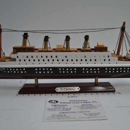 Titanic (maqueta artesana de madera)