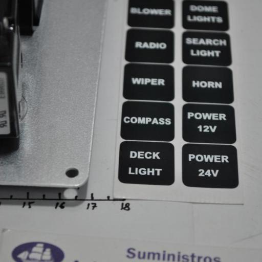 Panel eléctrico de 12V de 6 interruptores con luz y magnetotérmicos AAA [7]