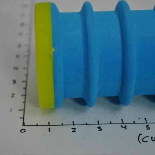 Plegador cilíndrico de neopreno de 4 x 19 cm (12 ranuras) Kali [6]
