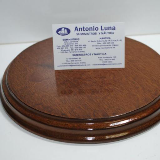 Peana redonda de madera barnizada de 22 cm de diámetro [0]