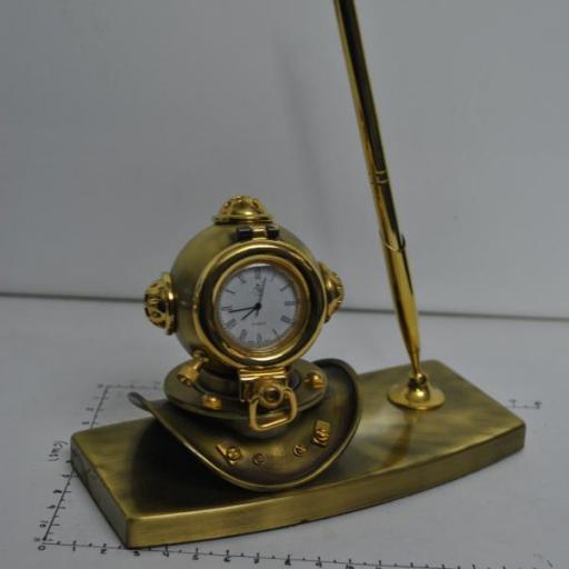 Escribanía cabeza buzo latón envejecido con reloj. [6]