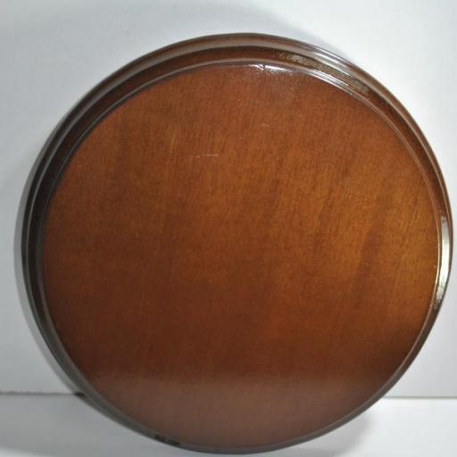 Peana redonda de madera barnizada de 20 cm de diámetro [2]
