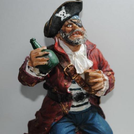 Pirata con botella. [2]