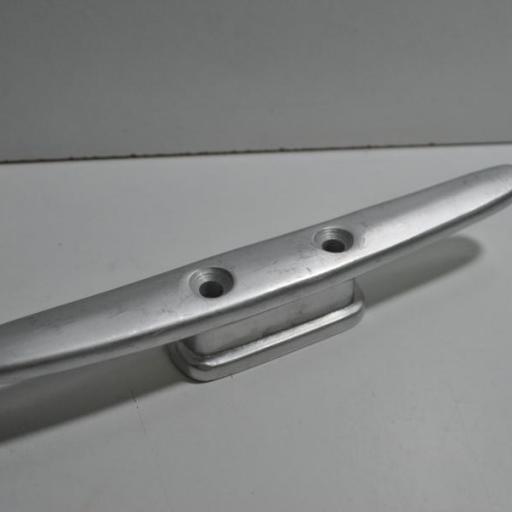 Cornamusa de aluminio anodizado pulido AL5 de 200 mm