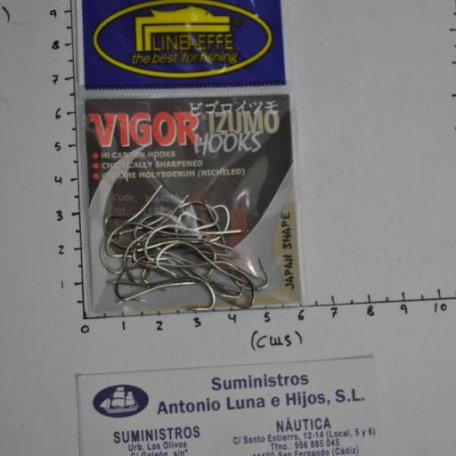 Anzuelo torcido con doble pico de loro y punta recta LF 440N Lineaeffe [3]