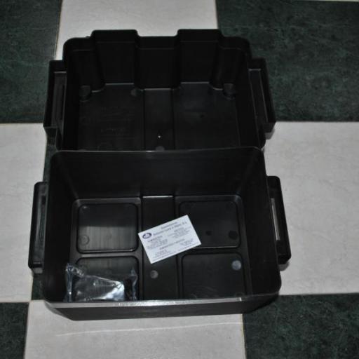 Caja de batería de 280 x 195 x 230 mm Nuova Rade [3]
