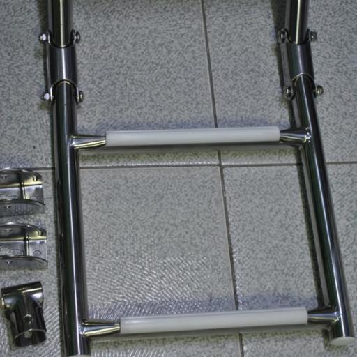 Escalera de 3 peldaños plegable de 670 mm de acero inoxidable 316 [2]