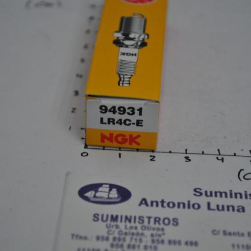 Bujía NGK LR4C-E [1]