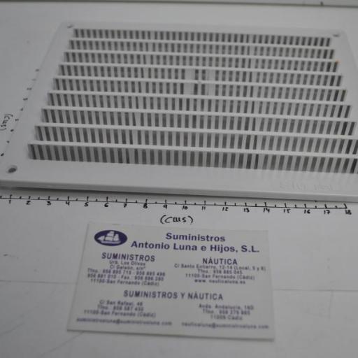 Rejilla de aire rectangular blanca de 157 x 200 mm [3]