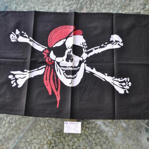 Bandera pirata con pañuelo rojo 90 x 58 cm [2]