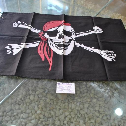 Bandera pirata con pañuelo rojo 90 x 58 cm [3]