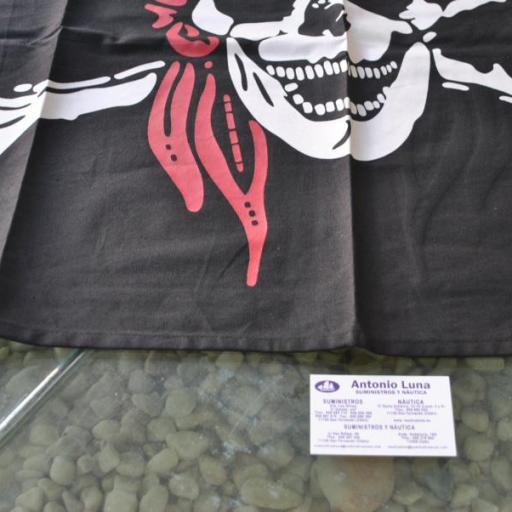 Bandera pirata con pañuelo rojo 90 x 58 cm [4]