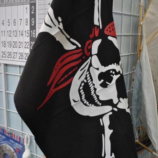 Bandera pirata con pañuelo rojo 90 x 58 cm [6]