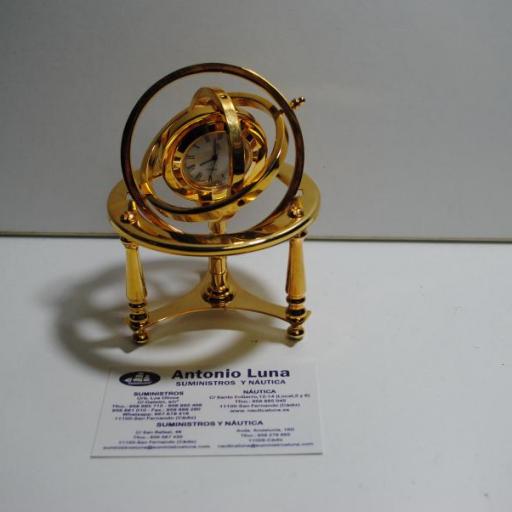 Planetario latón dorado con reloj. [0]