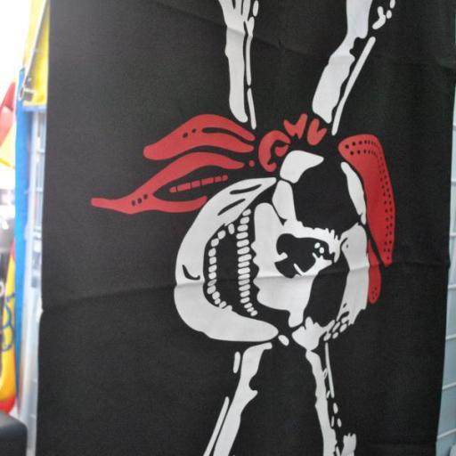 Bandera pirata con pañuelo rojo 90 x 58 cm [7]