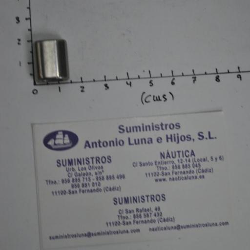 Sujetacables (perrilo) de acero inoxidable. [1]