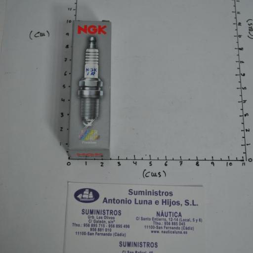 Bujía NGK IZFR5J [7]
