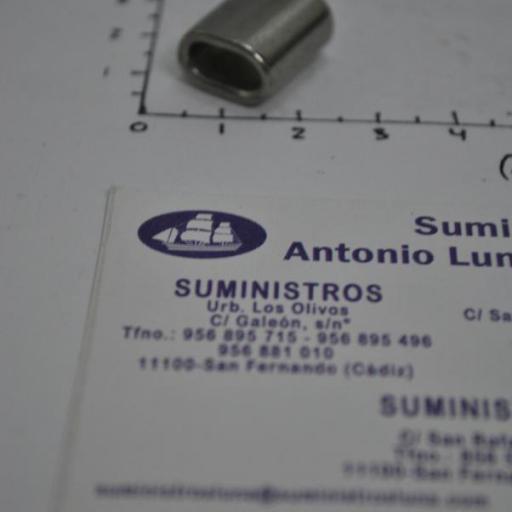 Sujetacables (perrilo) de acero inoxidable. [7]