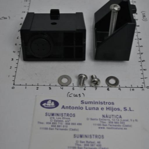 Kit de empotrar radio VHF modelo MMB-84 Standard Horizon [5]