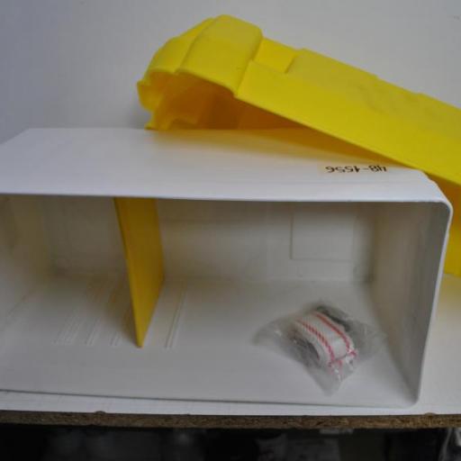 Caja de batería grande de 400 x 190 x 240 mm [6]