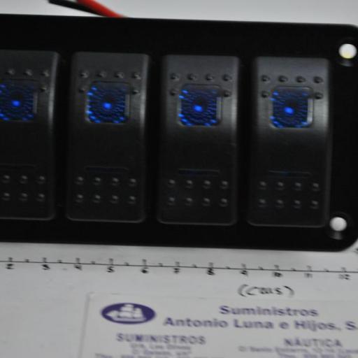 Panel eléctrico de 4 interruptores led con luz azul