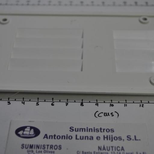 Rejilla de ventilación rectangular de plástico blanca de 9 x 25,5 cm  [3]